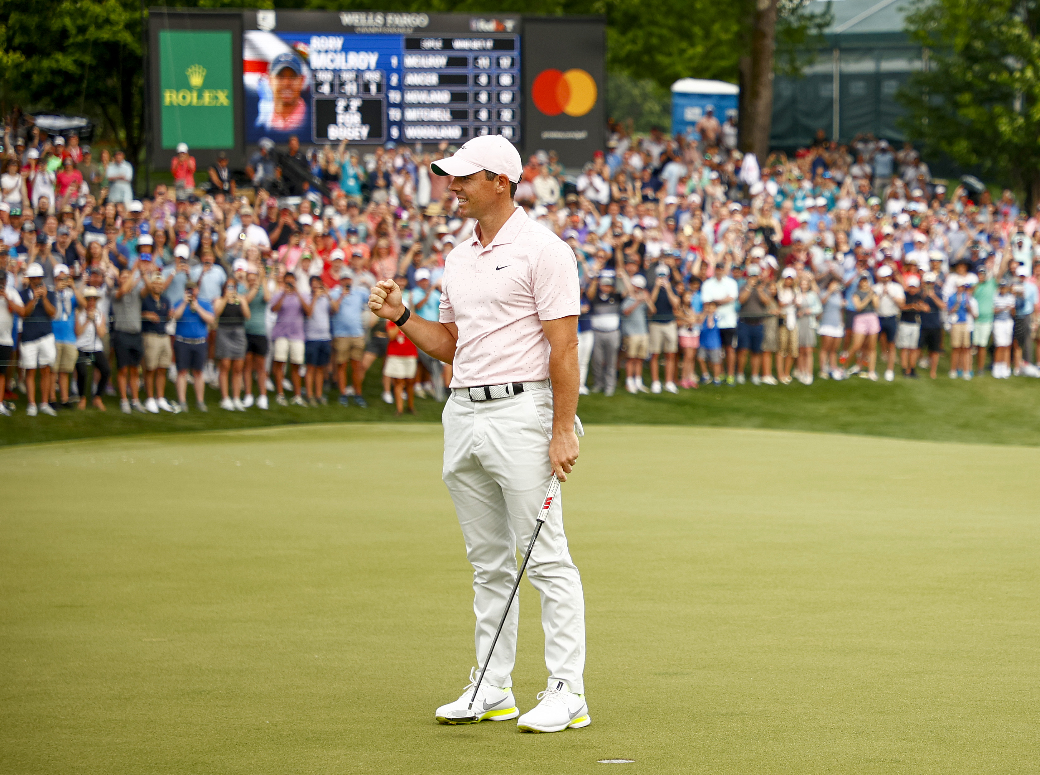 Rory McIlroy Wint Zijn Derde Wells Fargo Championship En Keert Terug In ...